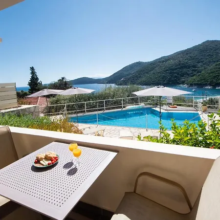 Aparthotel Rouda Village