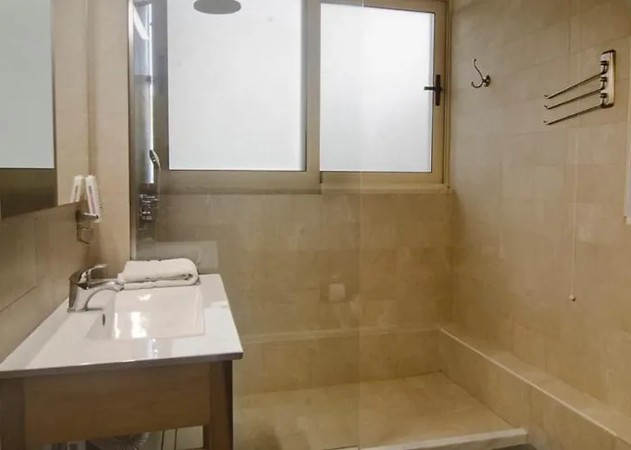 Rouda Village 4*